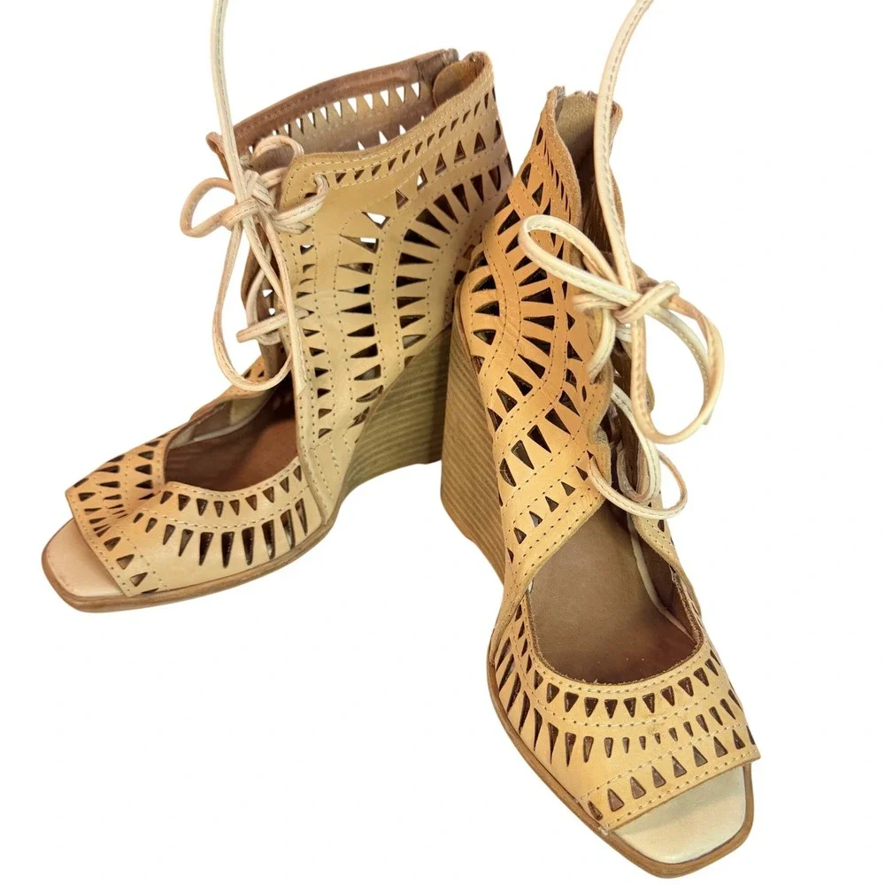 Jeffrey Campbell Ibiza Nude‎ Cutout Wedge Booties Peep Toe Women's Size 7.5